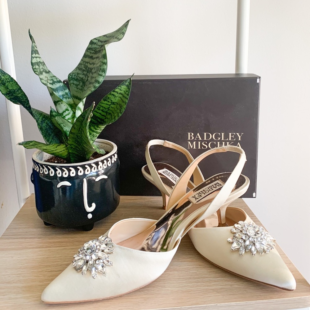 Badgley Mischka Salena slingback pump IVORY